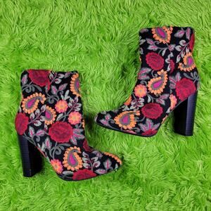 Wild Diva Black Floral Embroidered Heeled Boots, 8.5